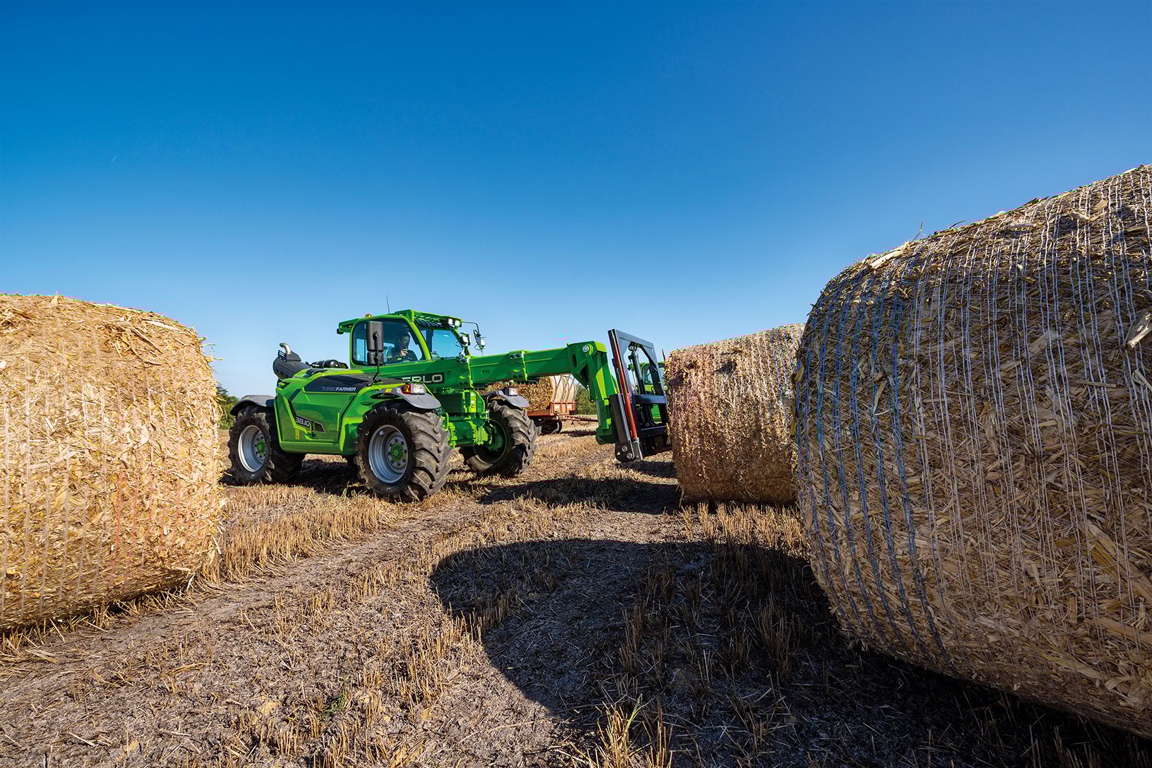 TF38.10TT bales field 2mb
